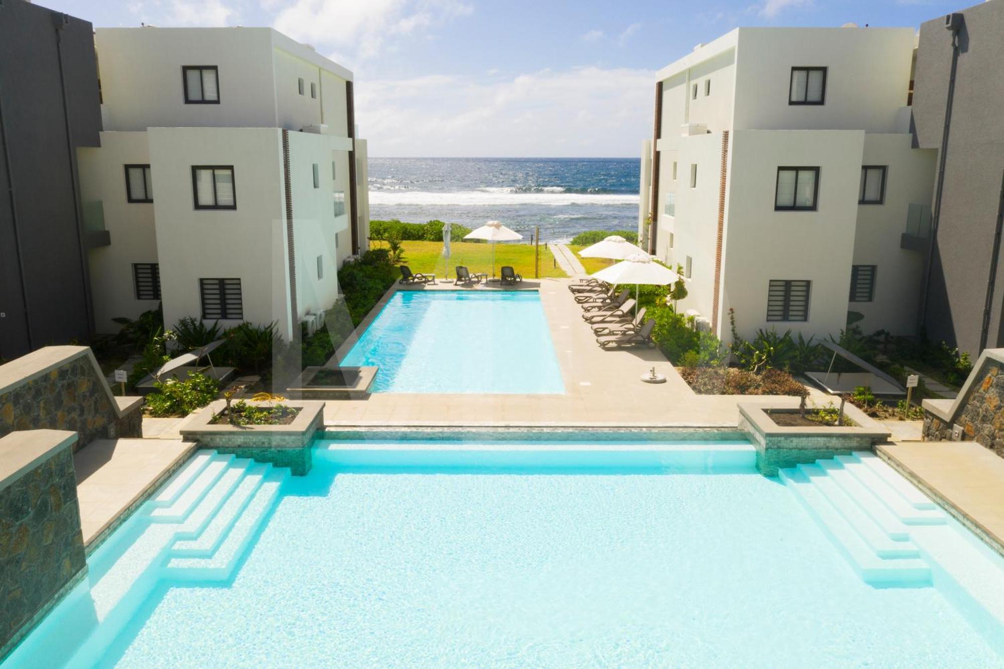 White&Blue Beachfront Luxury Poste Lafayette Dış mekan fotoğraf
